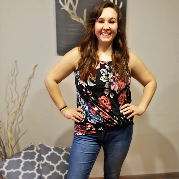 Floral Tank Top - Picture 3 of 6